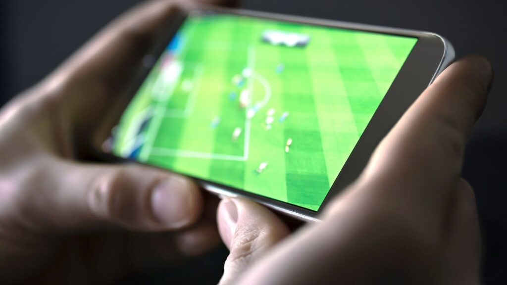 Os melhores aplicativos para assistir futebol no celular